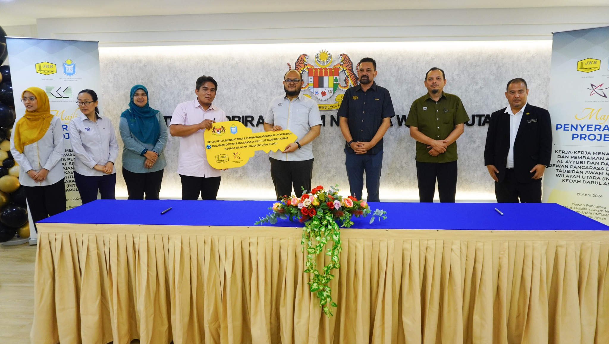 Read more about the article MAJLIS PENYERAHAN PROJEK KERJA-KERJA MENAIKTARAF DAN PEMBAIKAN ASRAMA AL-AYYUBI DAN DALAMAN DEWAN PANCARASA