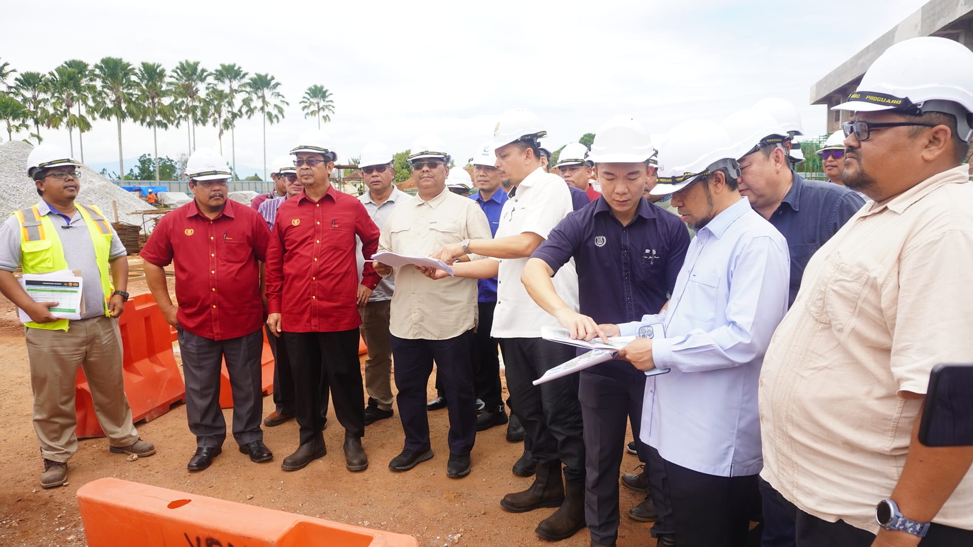 Read more about the article LAWATAN KERJA YAB MENTERI BESAR KEDAH KE LOJI RAWATAN AIR SUNGAI LIMAU DAN LOJI RAWATAN AIR BUKIT SELAMBAU