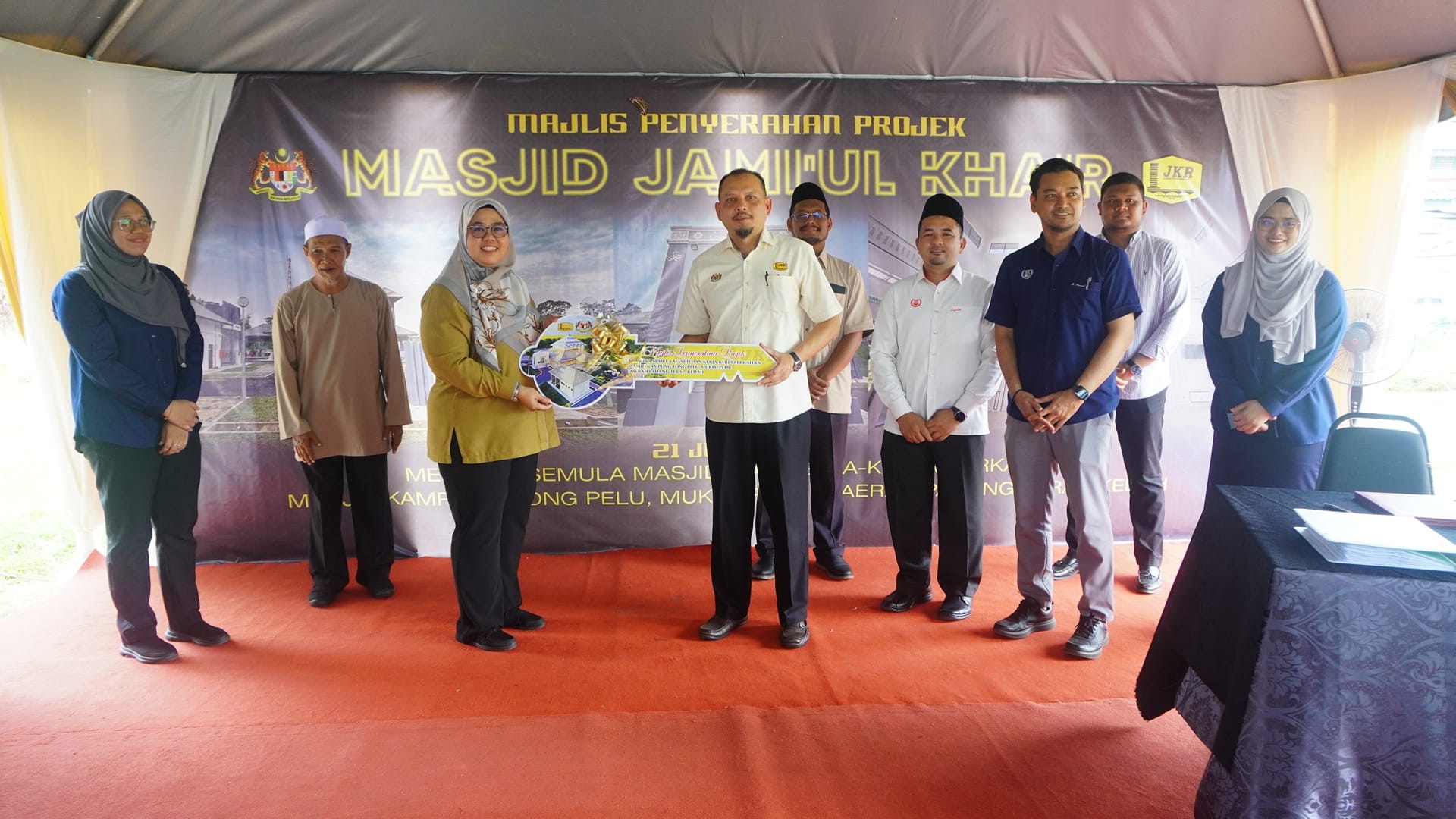 Read more about the article MAJLIS PENYERAHAN PROJEK MEMBINA SEMULA MASJID SERTA KERJA-KERJA BERKAITAN MASJID KAMPUNG TONG PELU, DAERAH PADANG TERAP, KEDAH DARUL AMAN