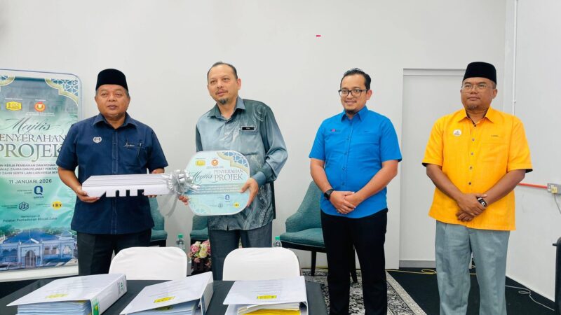 MAJLIS PENYERAHAN PROJEK KERJA-KERJA PEMBAIKAN DAN MENAIKTARAF DEWAN AZ ZAHRA DAN PEJABAT PENTADBIRAN MASJID ZAHIR ERTA LAIN-LAIN KERJA BERKAITAN