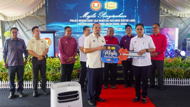 MAJLIS PENYERAHAN PROJEK LOJI RAWATAN AIR (LRA) LUBUK BUNTAR LAMA DAERAH BANDAR BAHARU, KEDAH